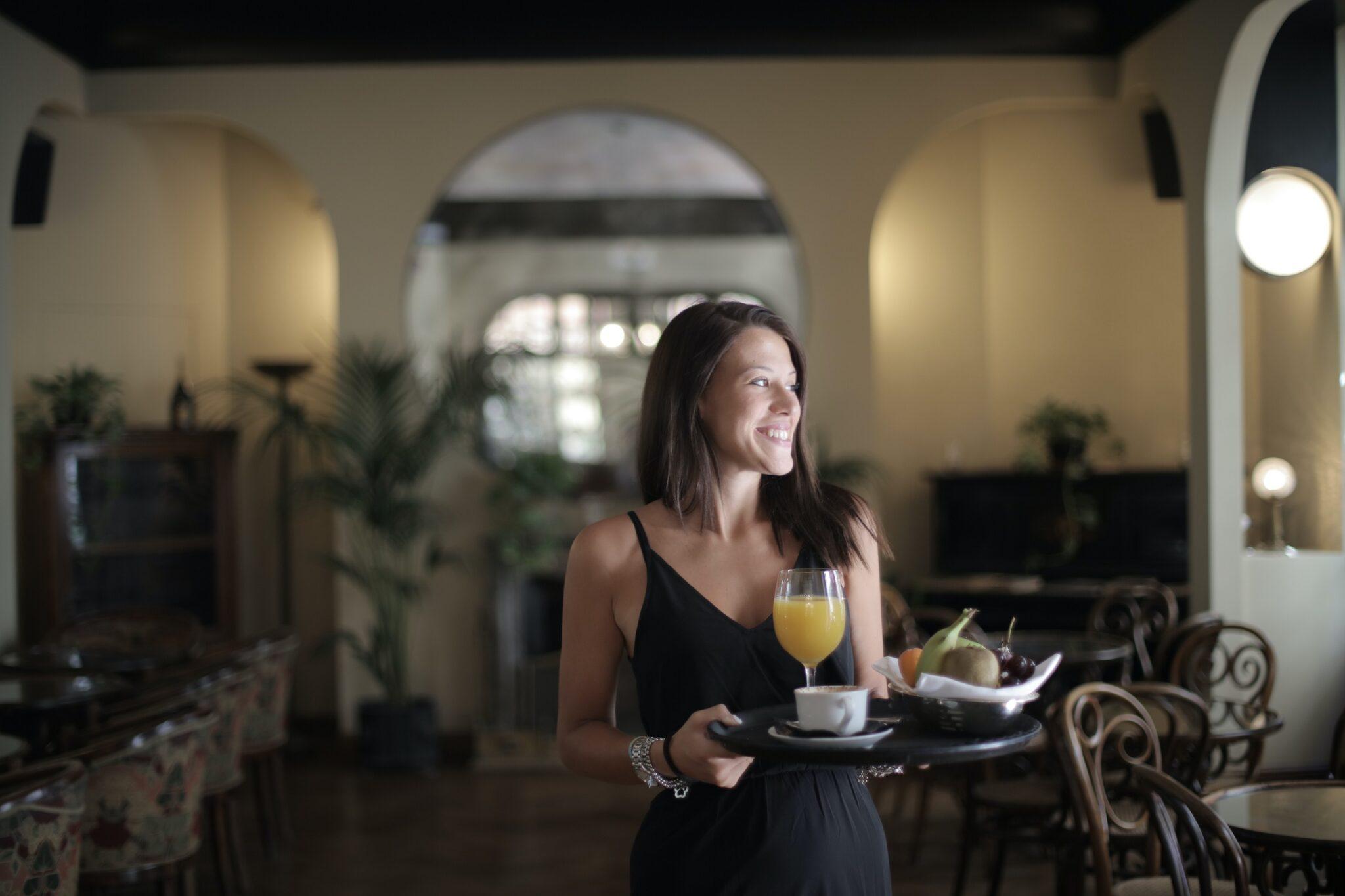 Beneficios del aislamiento acústico en hoteles y restaurantes de Barcelona: mejora la experiencia de tus clientes